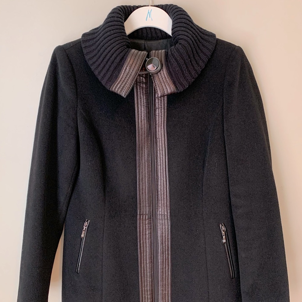 Raffinati long black wool coat with leather trim - Picture 2 of 15